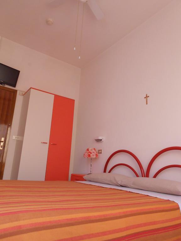 בלריה-איגאה מרינה Hotel Villa Dei Platani חדר תמונה