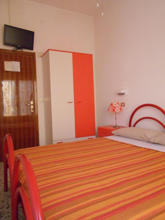 בלריה-איגאה מרינה Hotel Villa Dei Platani חדר תמונה