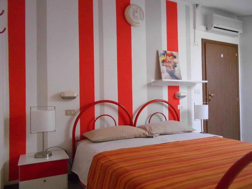 בלריה-איגאה מרינה Hotel Villa Dei Platani חדר תמונה