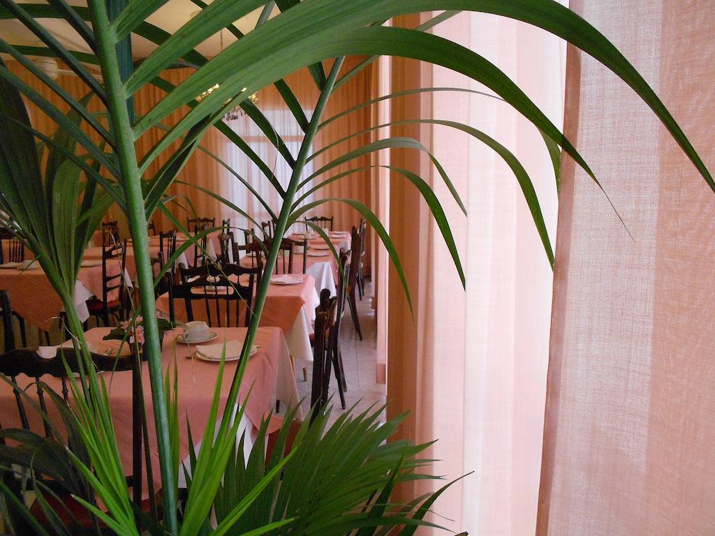 בלריה-איגאה מרינה Hotel Villa Dei Platani מראה חיצוני תמונה
