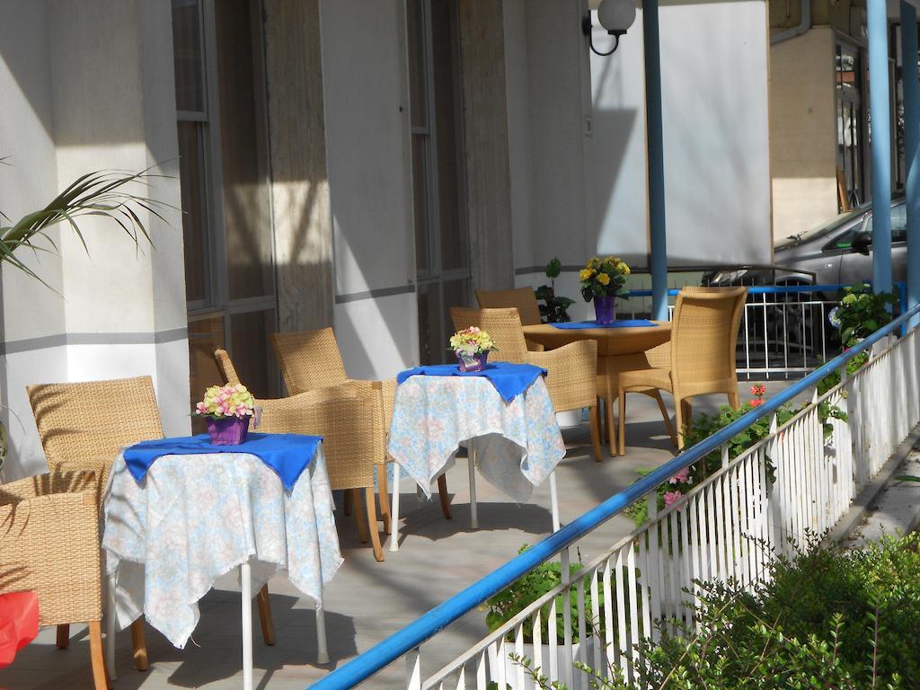 בלריה-איגאה מרינה Hotel Villa Dei Platani מראה חיצוני תמונה