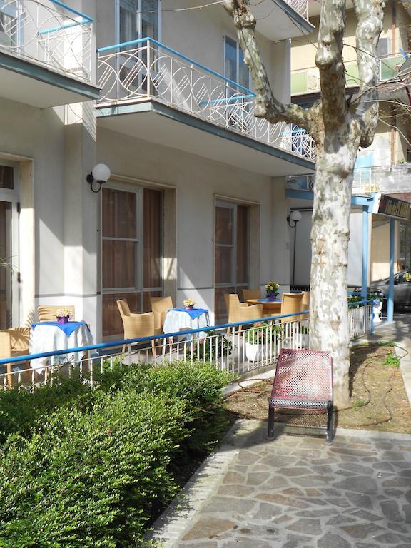 בלריה-איגאה מרינה Hotel Villa Dei Platani מראה חיצוני תמונה