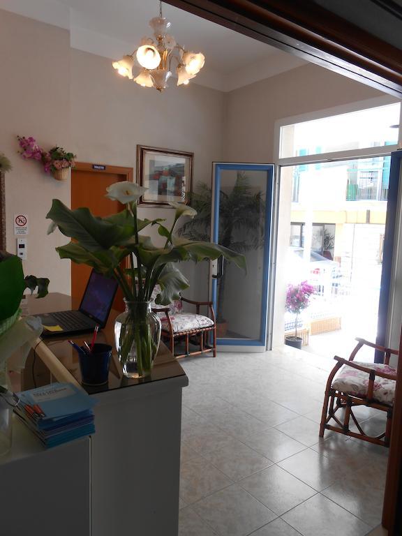 בלריה-איגאה מרינה Hotel Villa Dei Platani מראה חיצוני תמונה