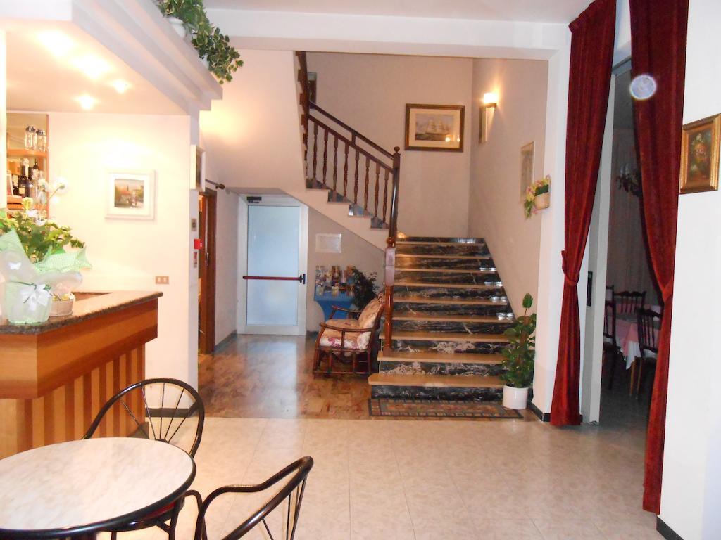בלריה-איגאה מרינה Hotel Villa Dei Platani מראה חיצוני תמונה
