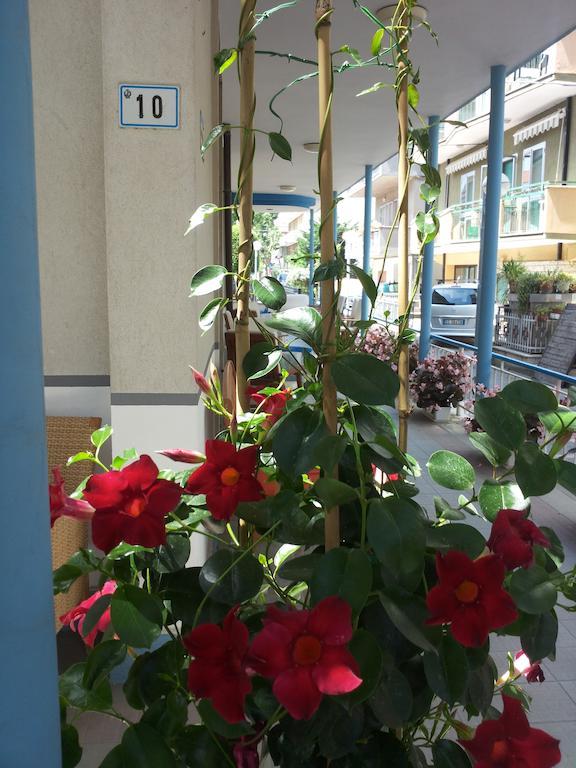 בלריה-איגאה מרינה Hotel Villa Dei Platani מראה חיצוני תמונה
